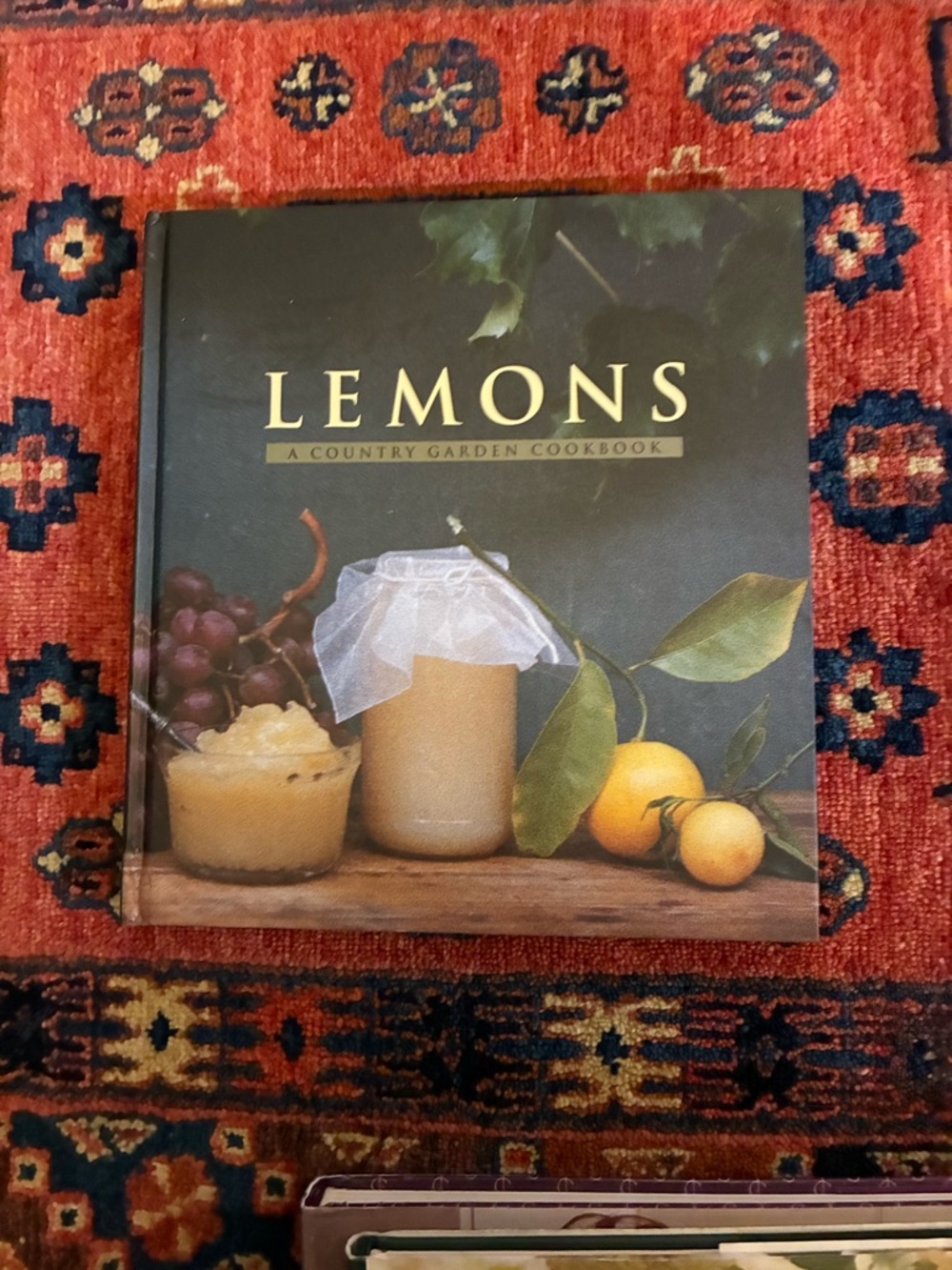 Lemons: A Country Garden Cookbook – Green Cover Cookbook